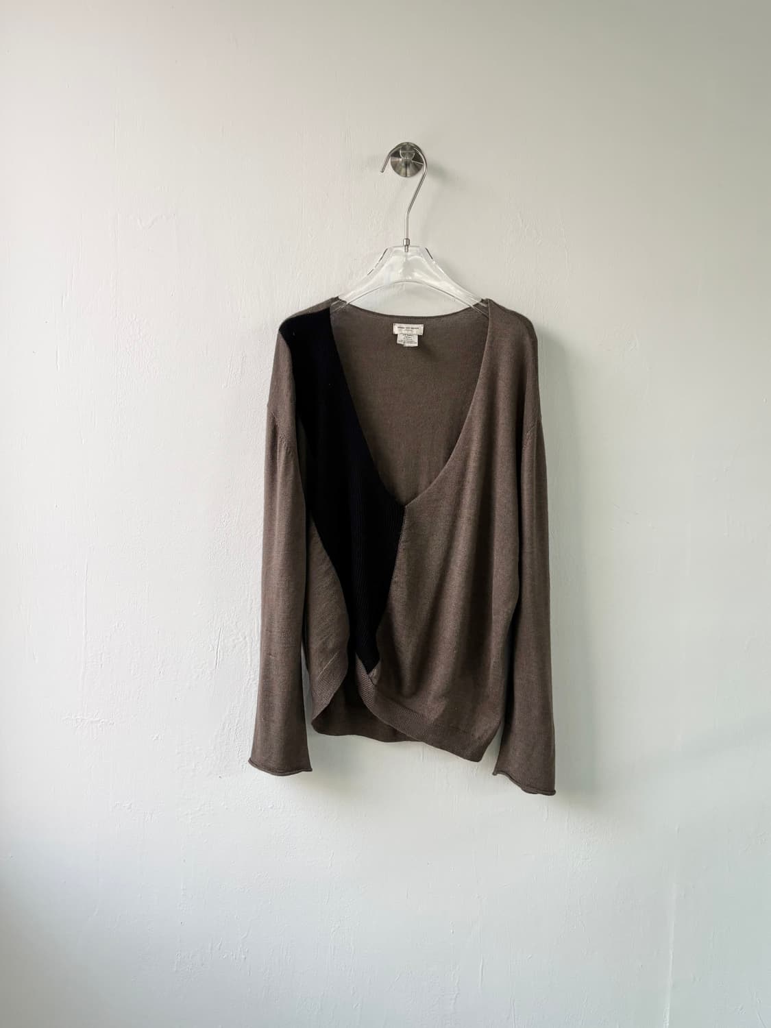 드리스반노튼 브이넥 스웨터 상품이미지1