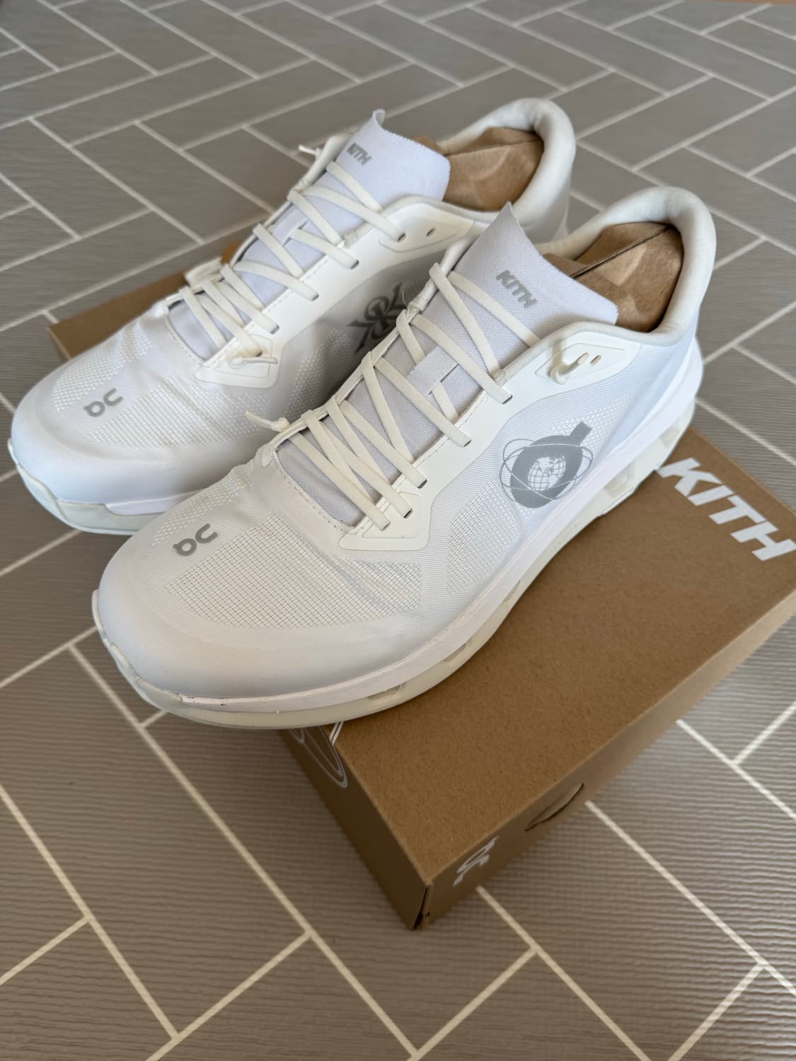 (285) 온 러닝 x 키스 클라우드존 on kith 상품이미지3