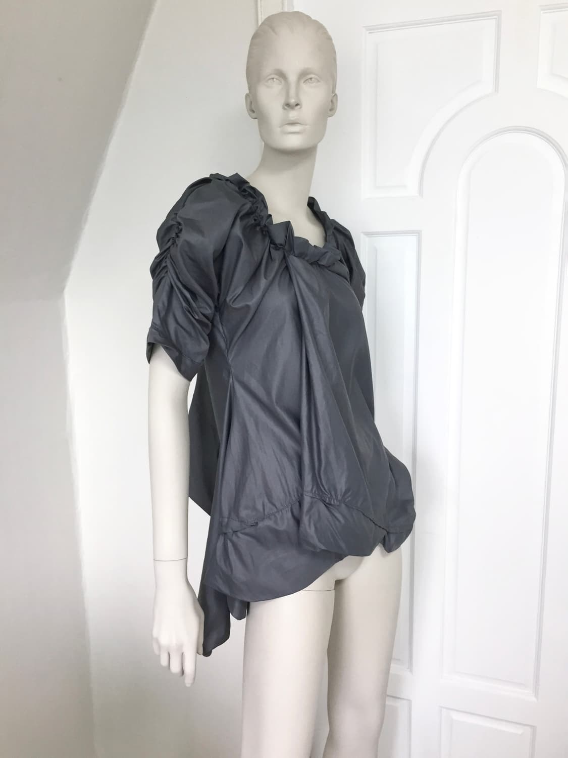 Asymmetric gray Volume Shirring  Top  상품이미지10