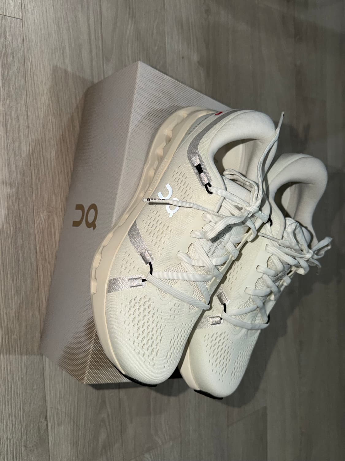 온러닝 클라우드 서퍼 2   245새상품풀박 상품이미지1