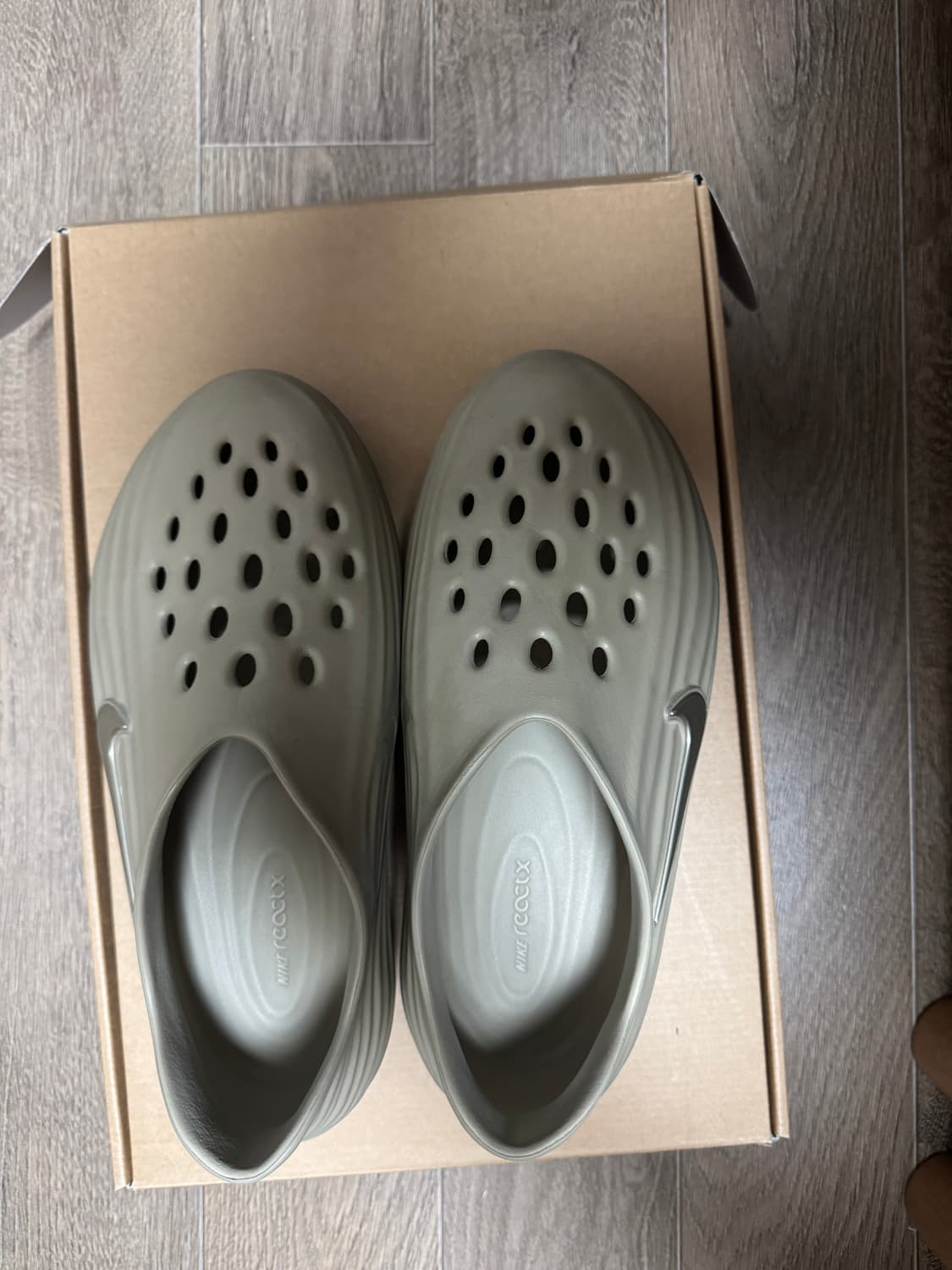 나이키 리액트X 리주버네이트 카키 상품이미지2