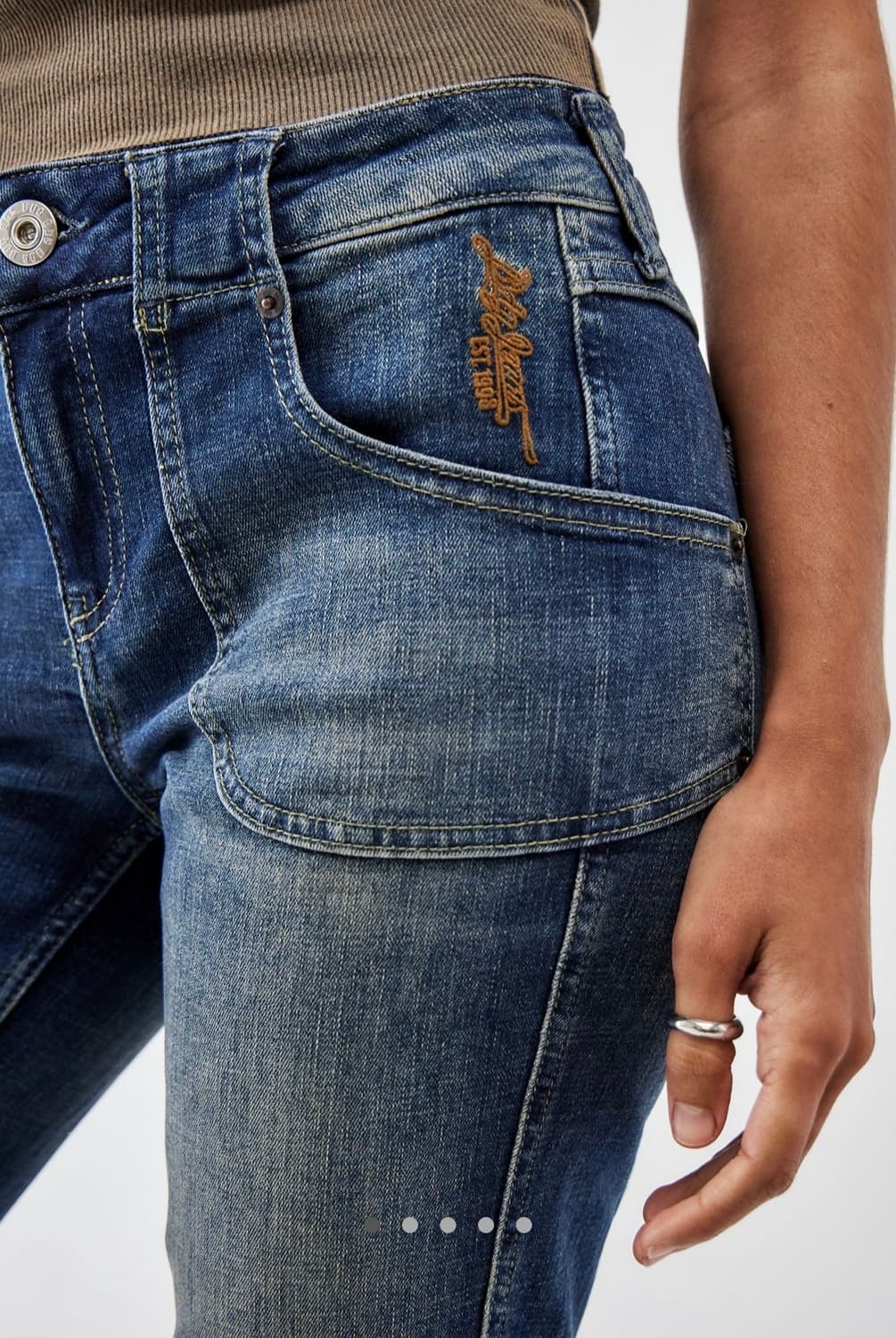 어반아웃피터스 bdg 로우라이즈 부츠컷 데님 팬츠 상품이미지7