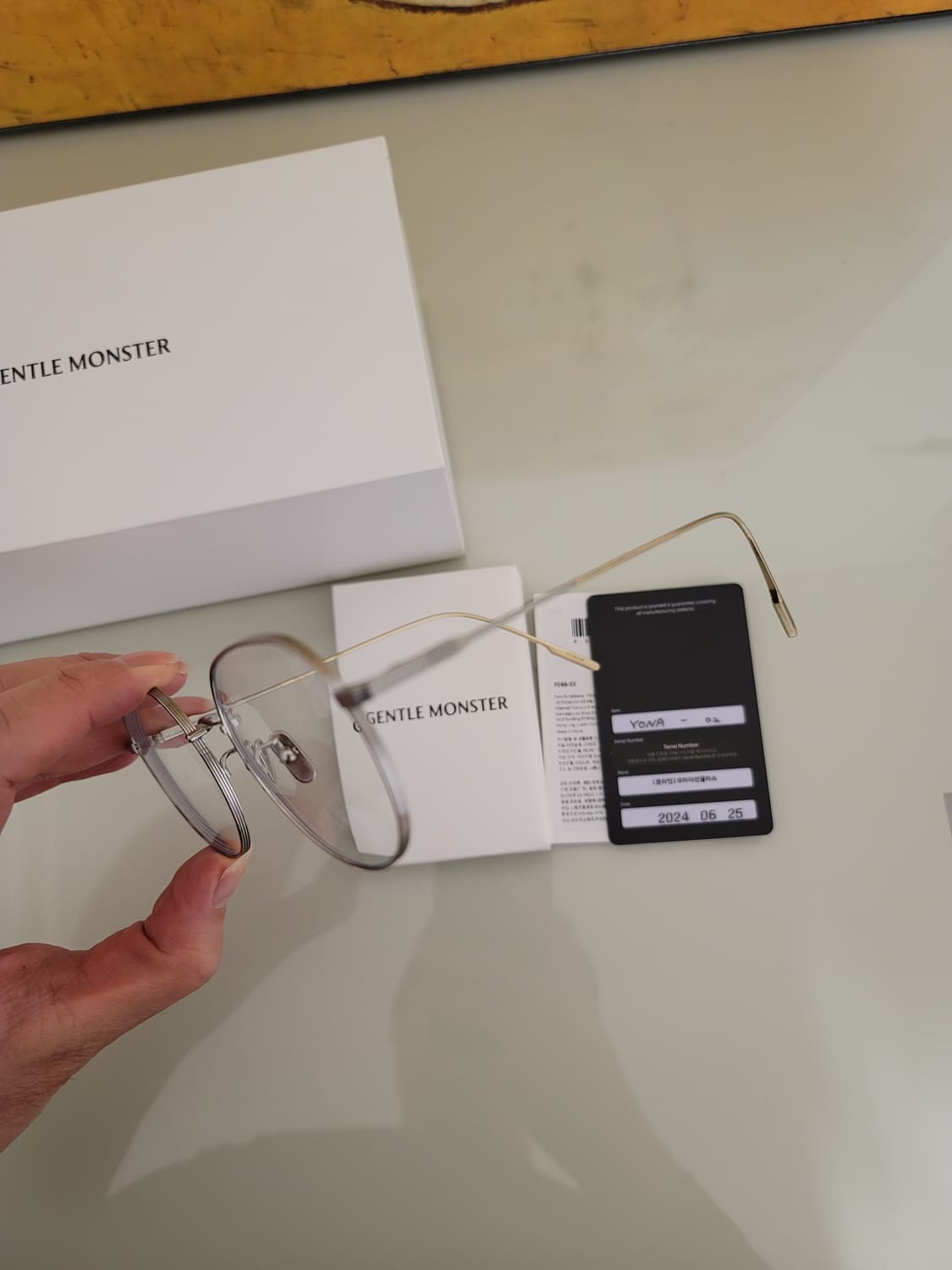 젠틀몬스터 요나02(실버) 판매합니다. 상품이미지4