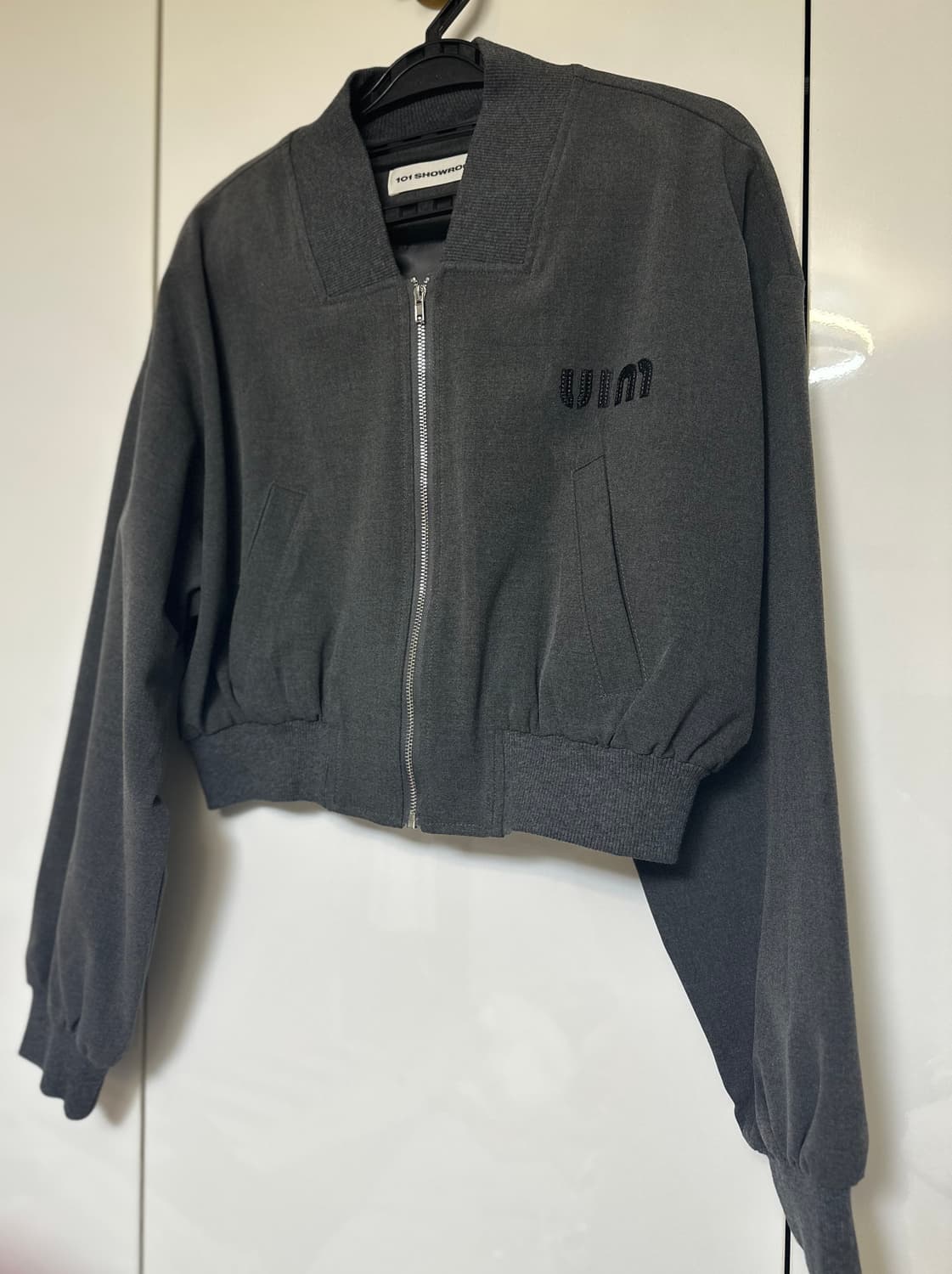 크롭집업 상품이미지3