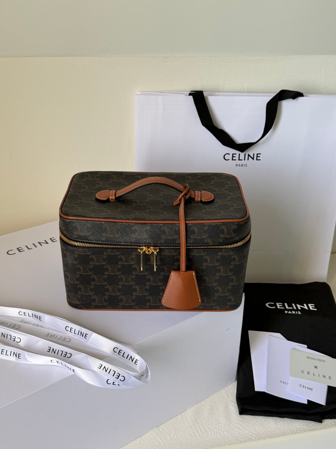 셀린느 트리옹프 베니티 케이스 상품이미지10