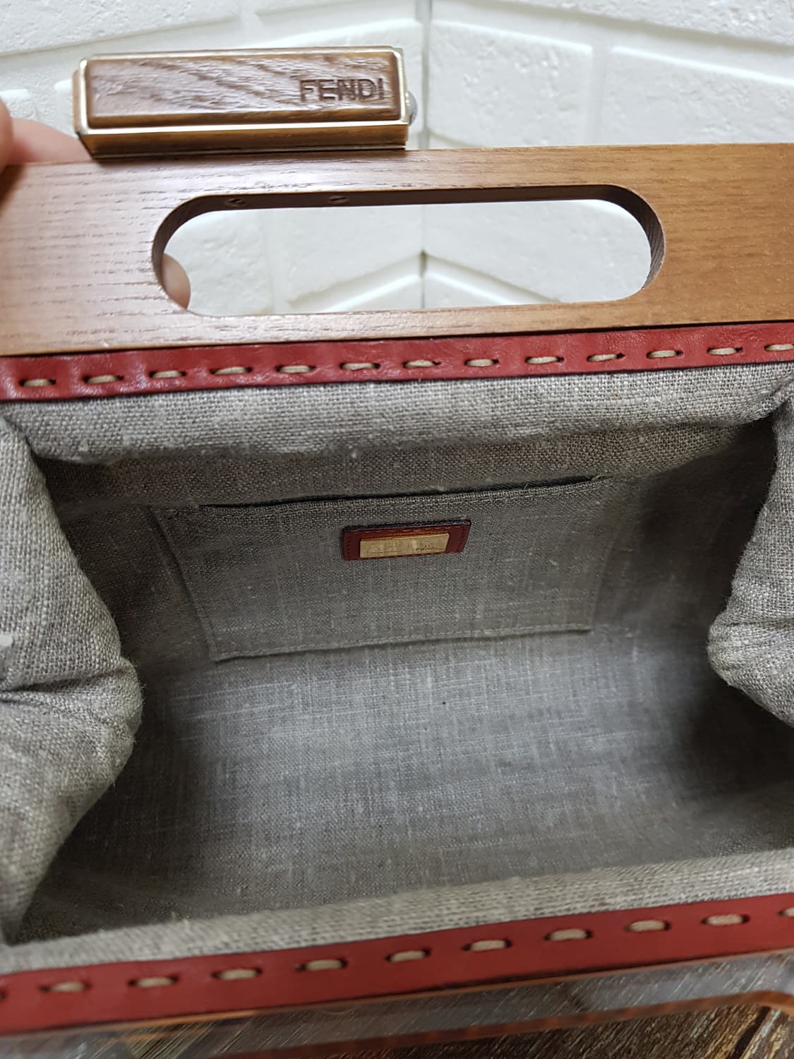 [정품] 펜디 우드핸들 스터드 토트백 상품이미지7