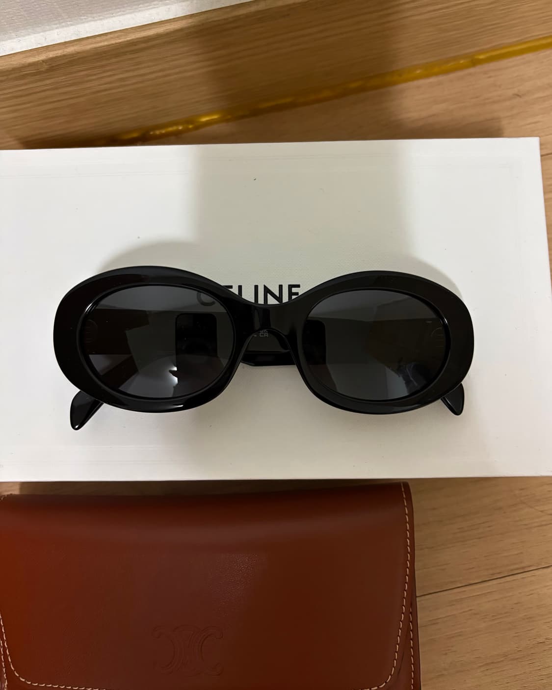 셀린느 트리옹프 01 선글라스 블랙 풀박스 상품이미지2