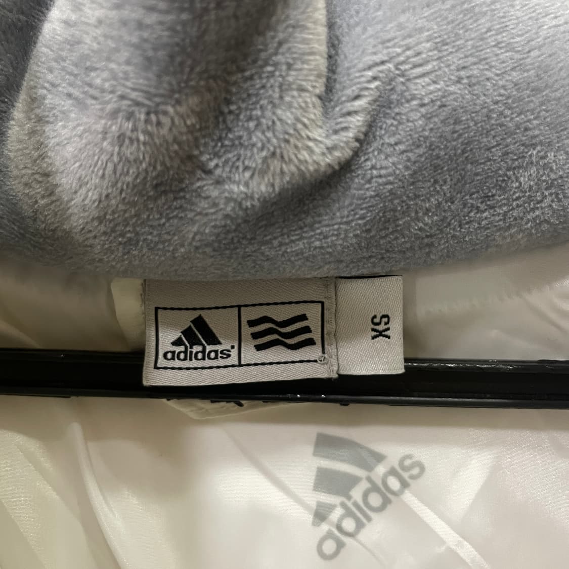 아디다스 화이트 롱패딩 상품이미지4