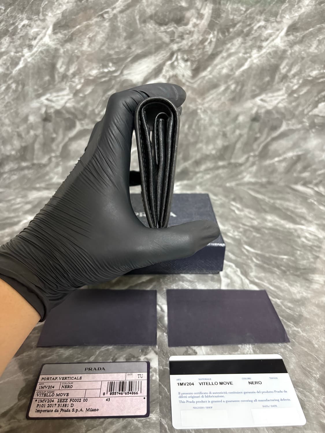 프라다 비텔로 무브 카프스킨 금장로고 반지갑 상품이미지4