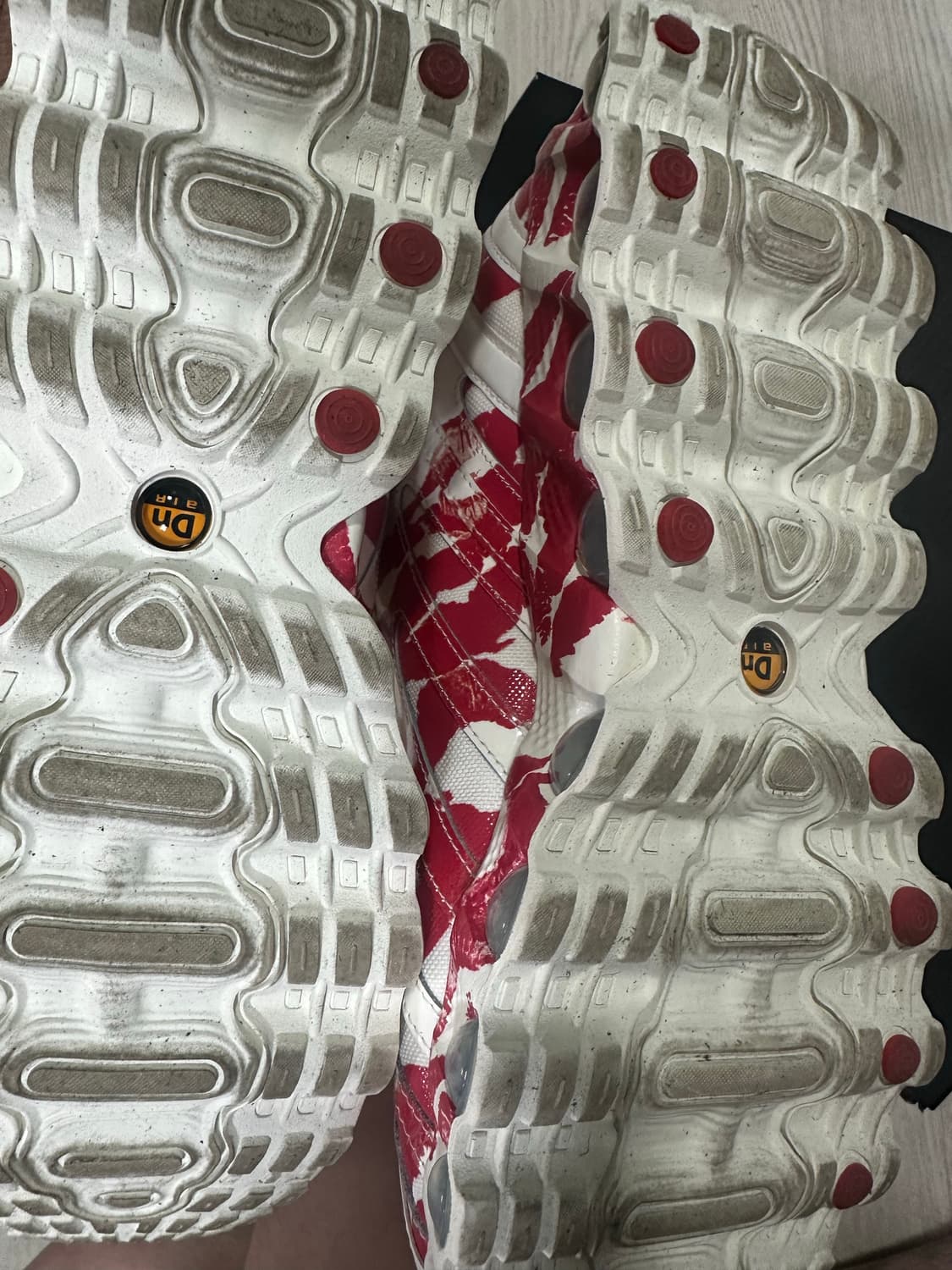 나이키 바퀘라 에어맥스 DN8 레드 키스 상품이미지4