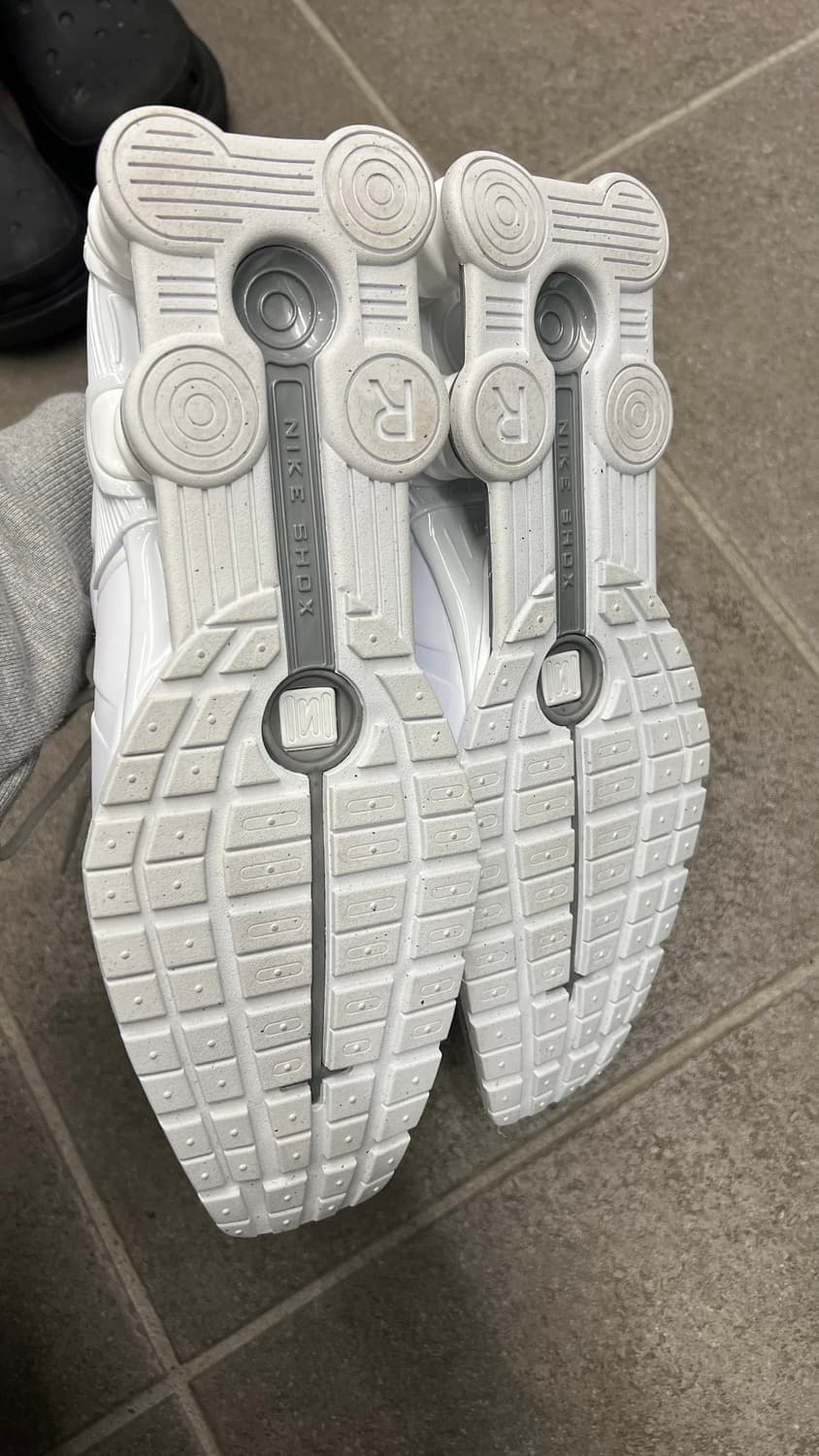 나이키 x 마틴 로즈 샥스 MR4 화이트 상품이미지2