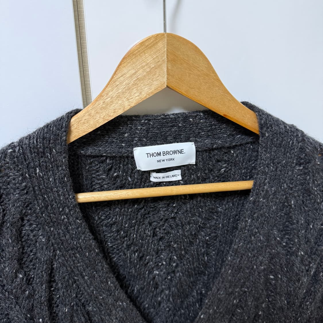 톰브라운 사선완장 아란케이블 가디건
4사이즈  상품이미지3