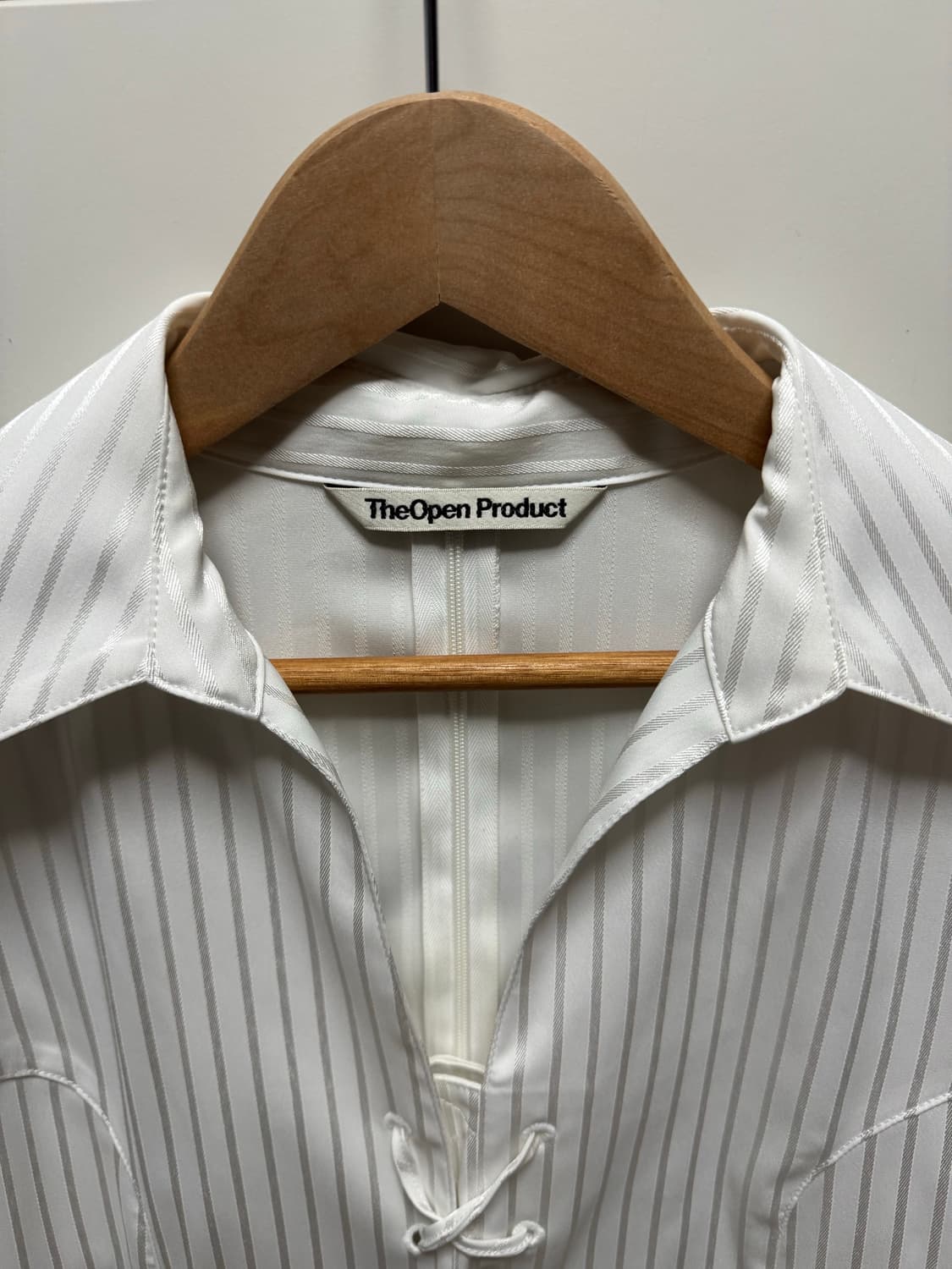 더오픈프로덕트 STRIPE LACE UP SHIRT 상품이미지4