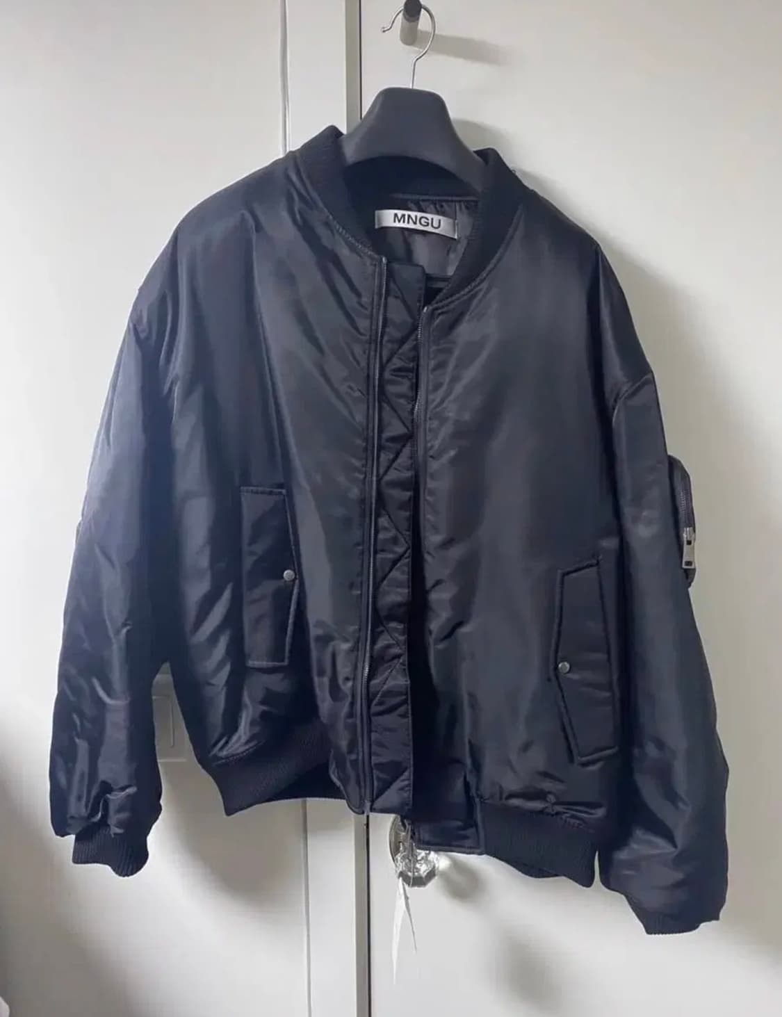 [L] MNGU 패디드 MA-1 자켓 블랙 상품이미지2