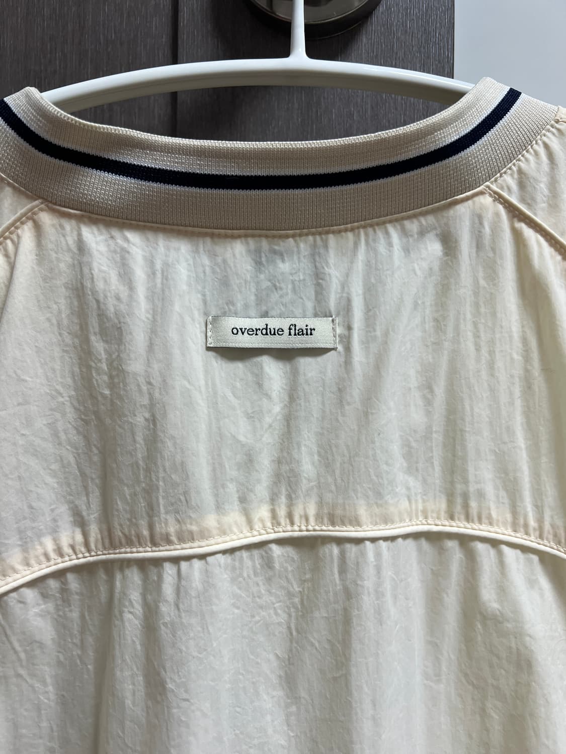 오버듀플레어 나일론 맨투맨 아이보리 상품이미지8