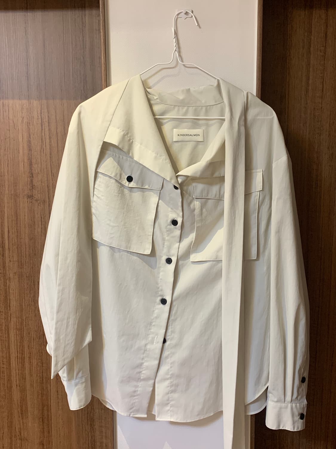 킨더살몬 eirene blouse white (상태좋음) 상품이미지4