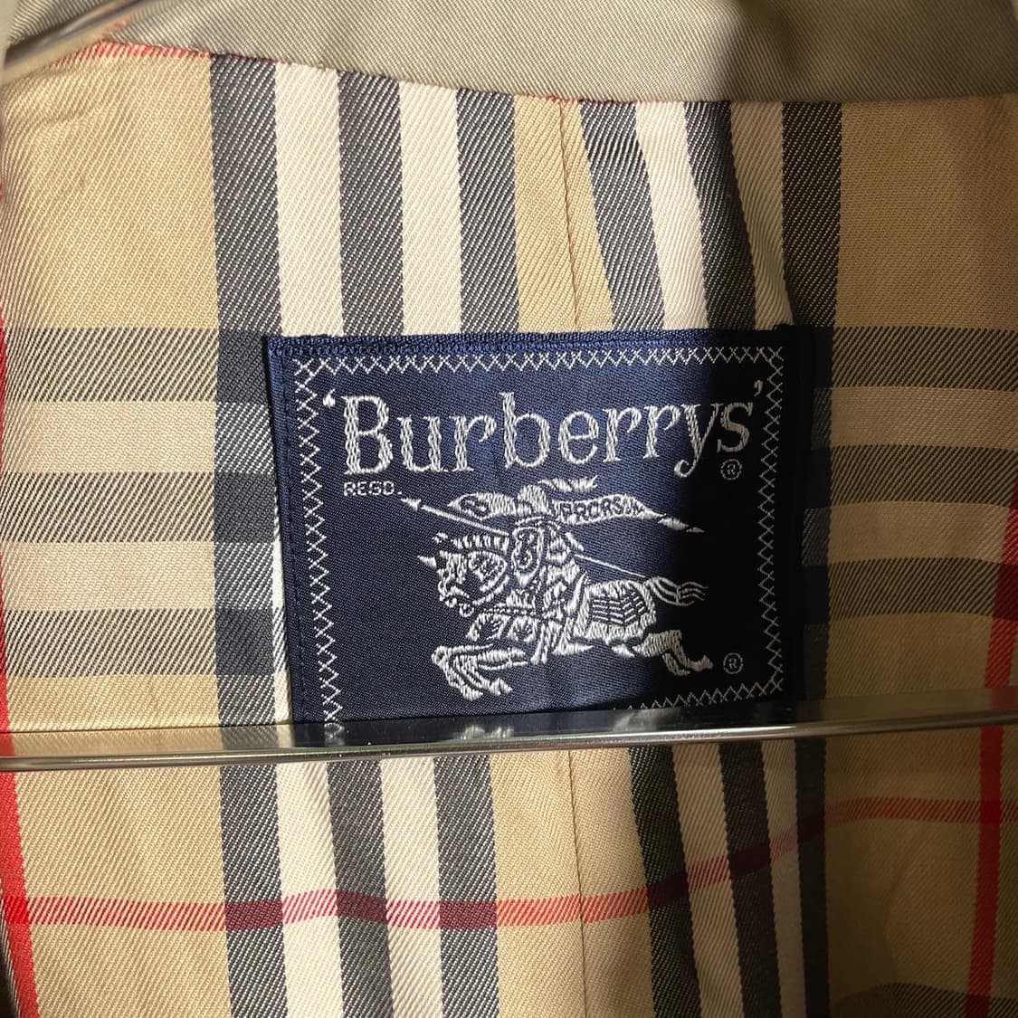 버버리 노바체크 안감 더블 견장 로브 트렌치 코트 상품이미지8