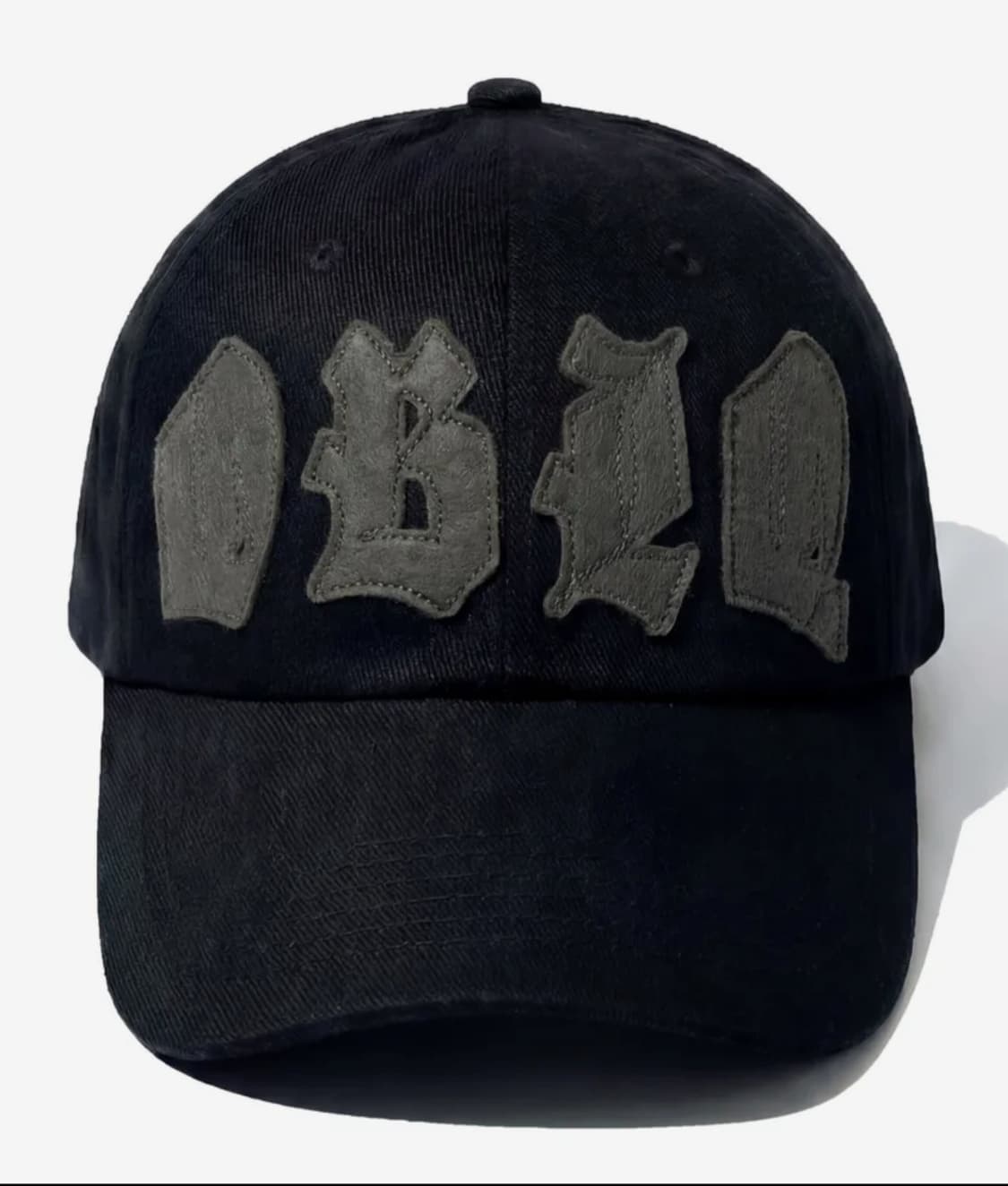 아이돈워너셀 
Oblique Sector Maxi Cap Black 상품이미지1