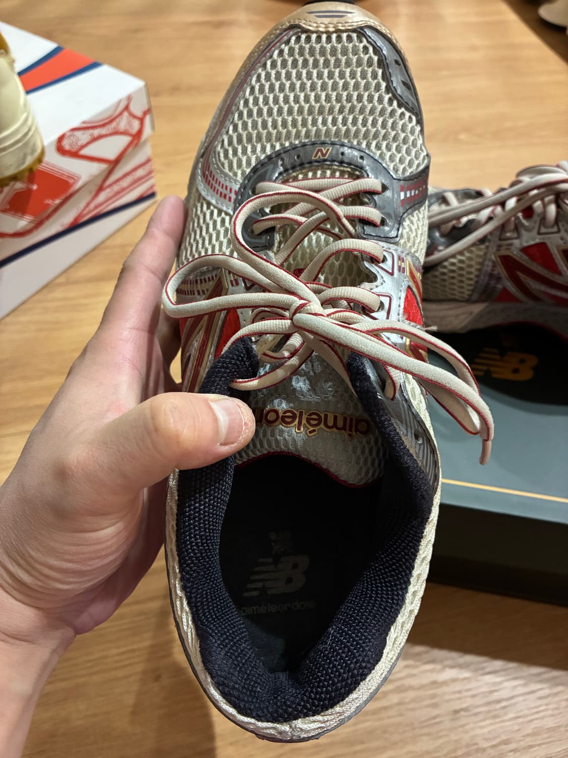 에임레온도르x뉴발란스 860V2 레드 275 상품이미지4