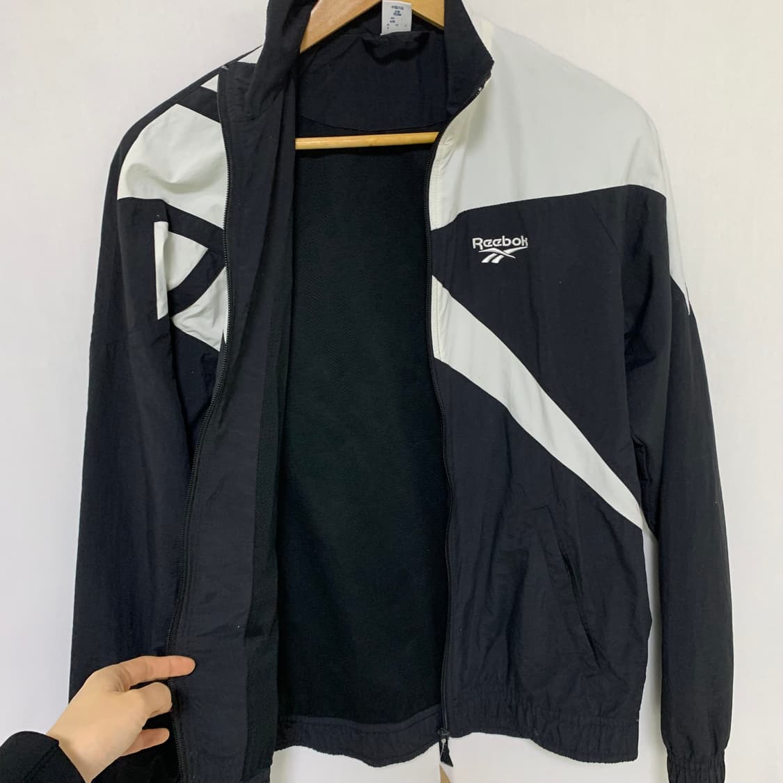 리복 빅로고 패턴 블랙/화이트 트랙탑 바람막이 남성 s 남녀공용 상품이미지7