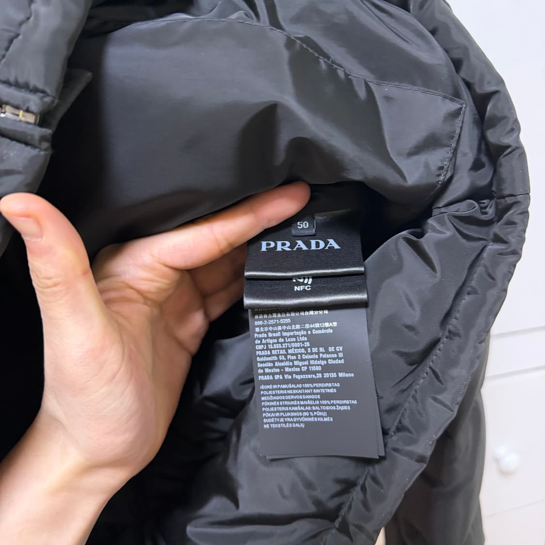 프라다 삼각로고 리나일론 패딩 50사이즈 상품이미지4