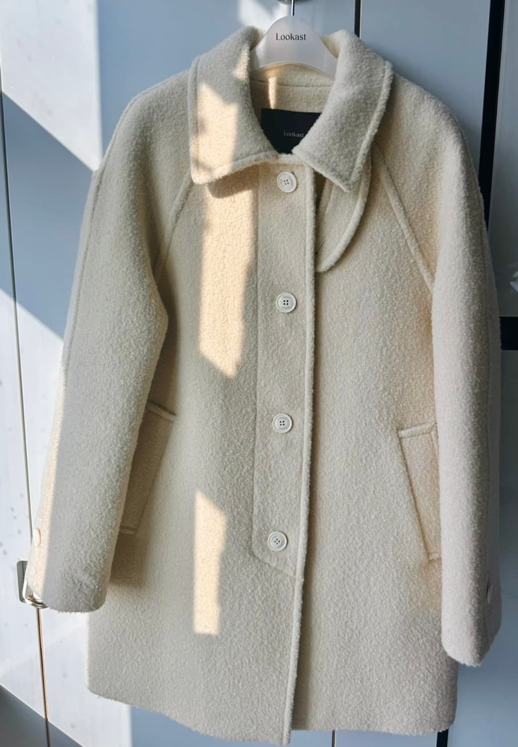 룩캐스트 헤일리 울 부클 하프 코트 버터(1회 착용) 상품이미지1