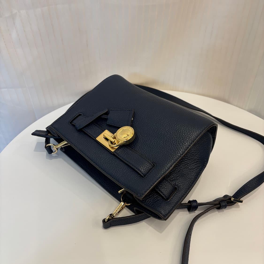 정품 마이클코어스 금장 크로스백     상품이미지5