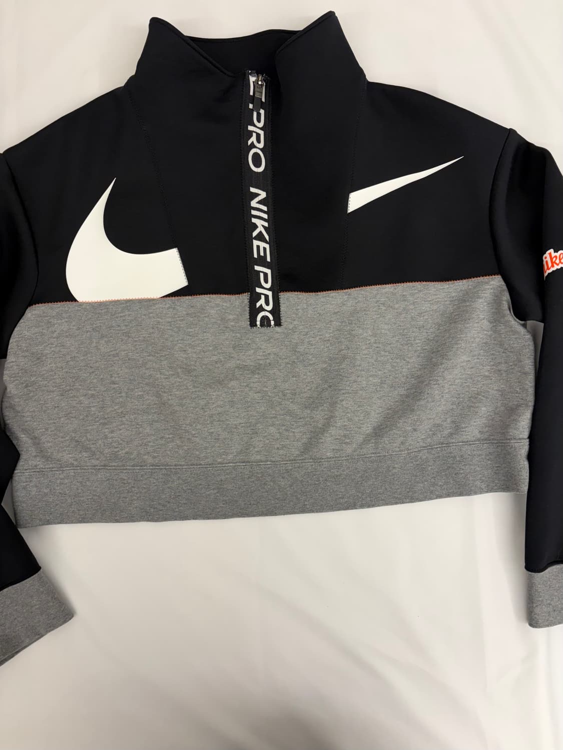 [S] 나이키 블랙/그레이 크롭 드라이핏 퓨추라 플리스 상품이미지2