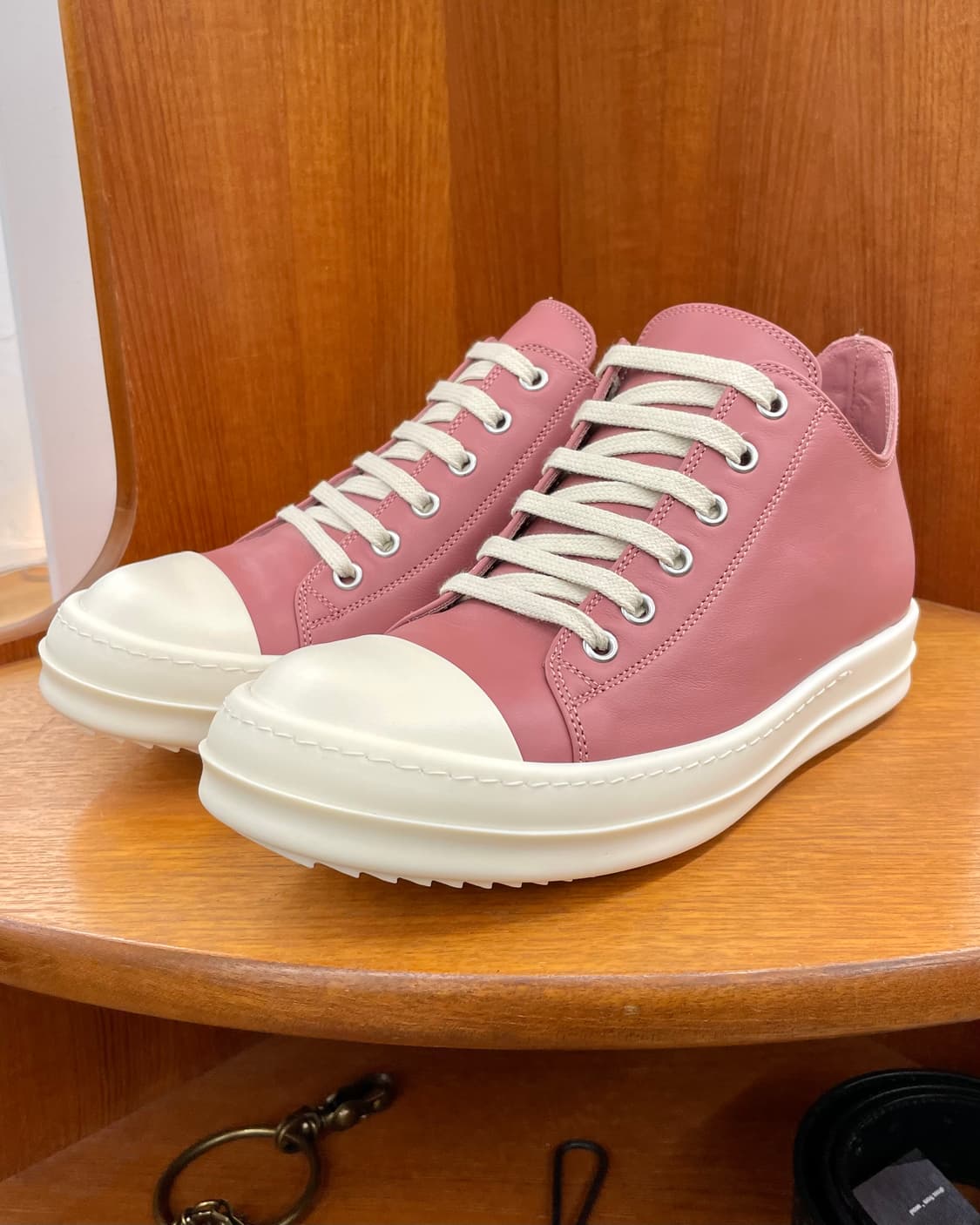 [240] 릭오웬스 핑크 라몬즈 로우 스니커즈 상품이미지1