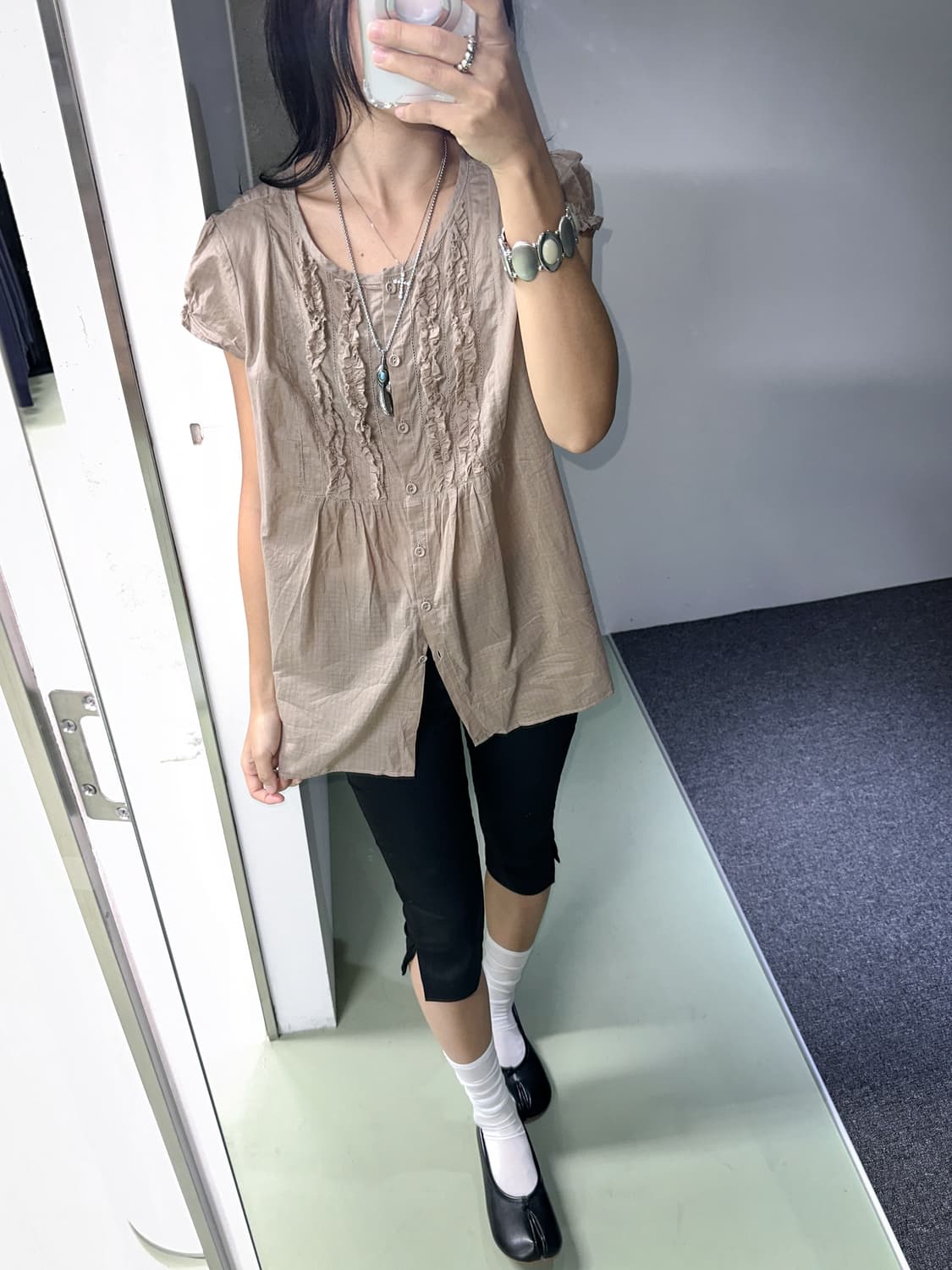 gap beige frill blouse 상품이미지3