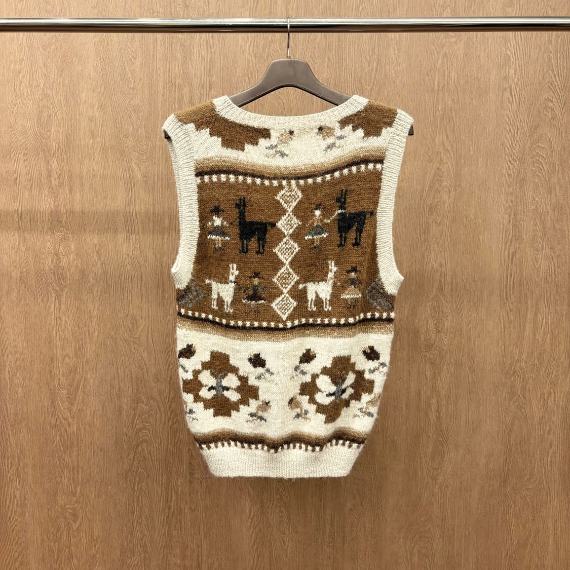 빈티지 브이넥 알파카 니트 베스트 안데스 패턴 디테일 브라운 아이보리 상품이미지3