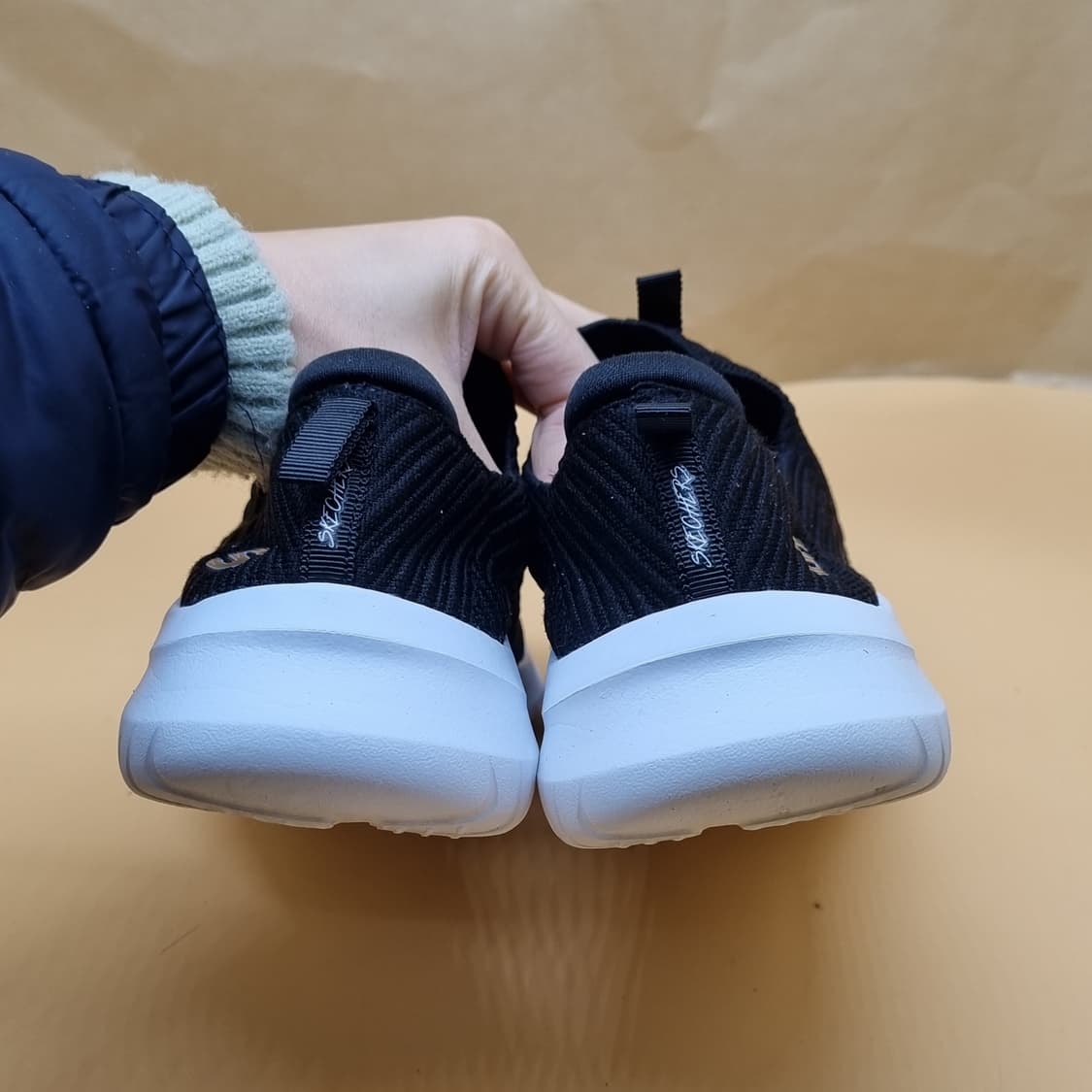 스케쳐스 울트라 플렉스 블랙 슬립온245  상품이미지4