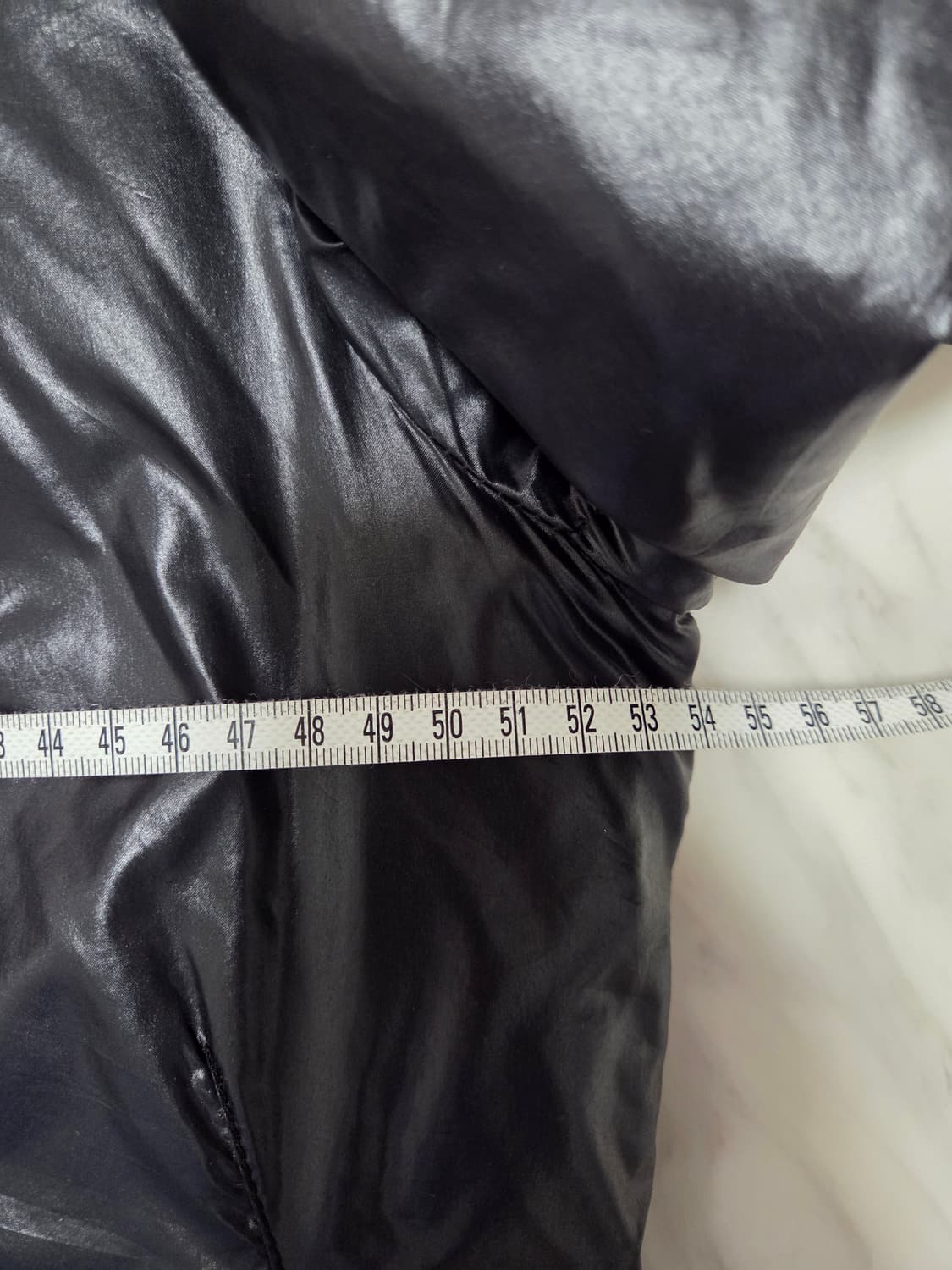 솔리드옴므 유광 지퍼디테일 다운패딩 상품이미지7