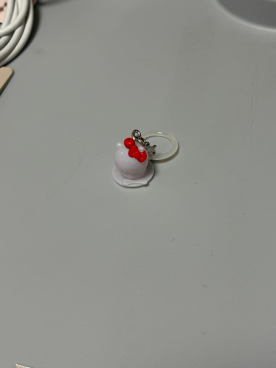 헬로키티 몬치치 콜라보 가챠 메지루시 키링 상품이미지1