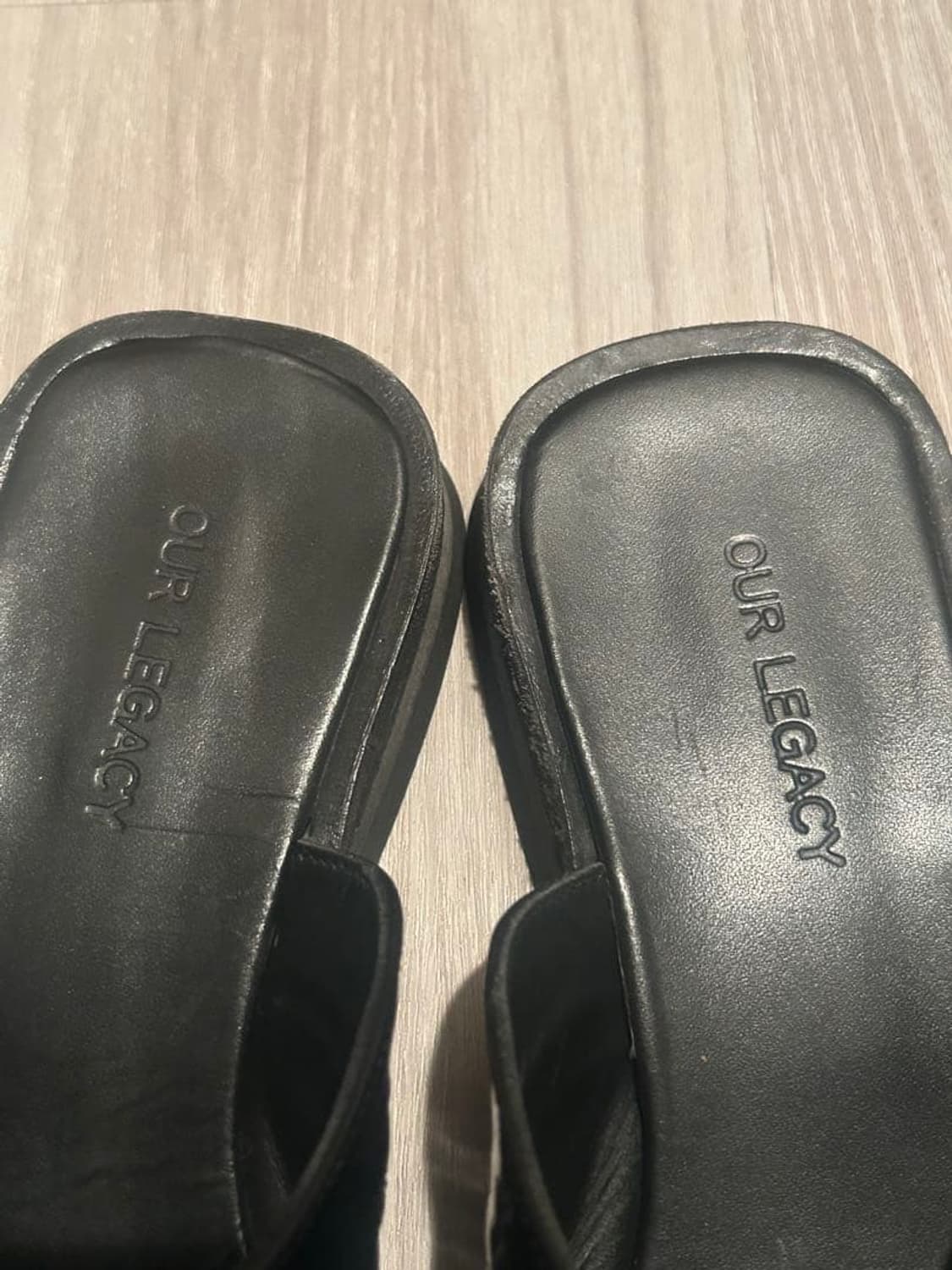 아워레가시 블런트 뮬 블랙 가죽 상품이미지3