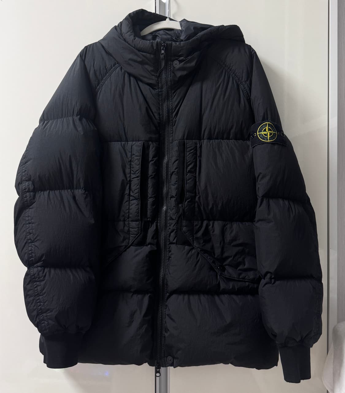 스톤아일랜드 크링클랩스 23fw 후드 패딩 상품이미지1