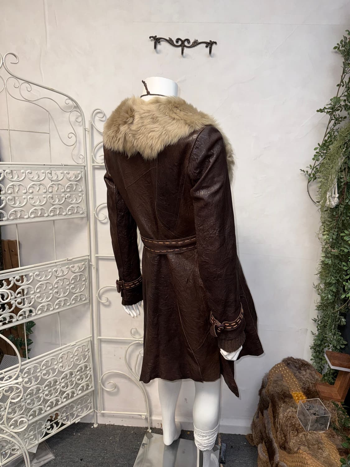Dark brown lamb skin fur belted coat 상품이미지2