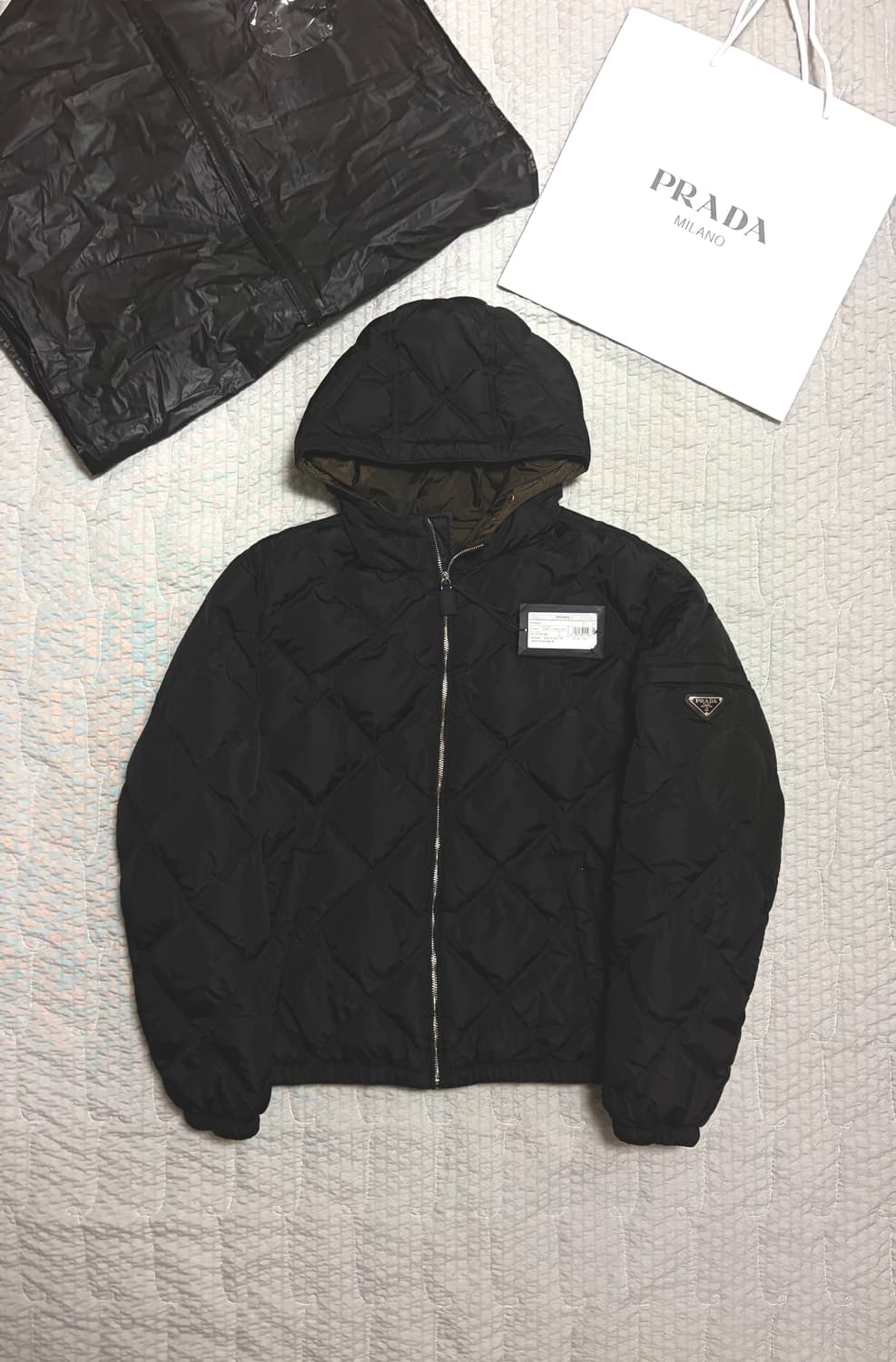 프라다 퀄팅 패딩 상품이미지1