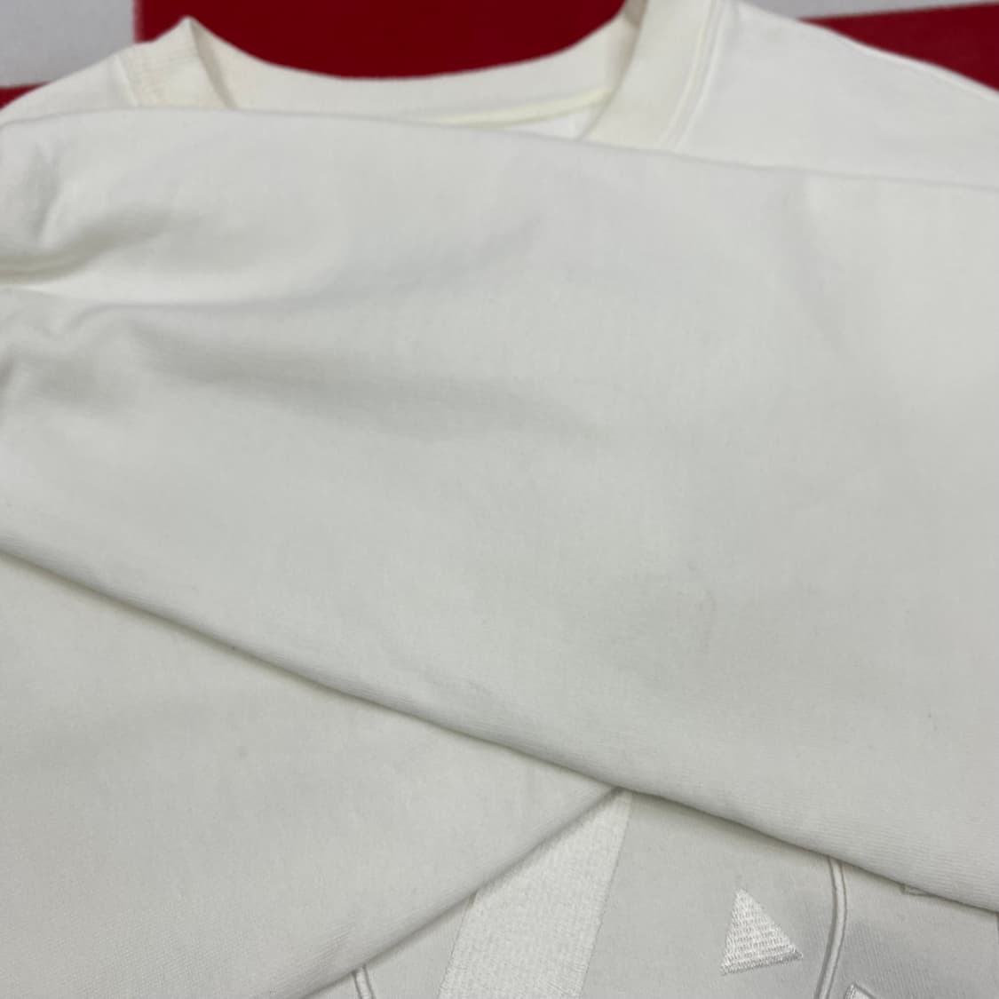 더 아이덴티티 프로젝트 맨투맨 Free 상품이미지4