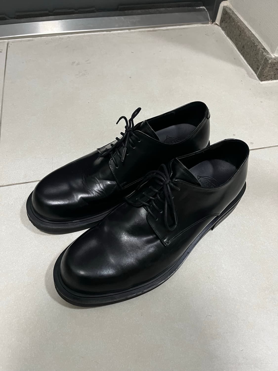 로맨틱무브 베이스먼트 더비 상품이미지1