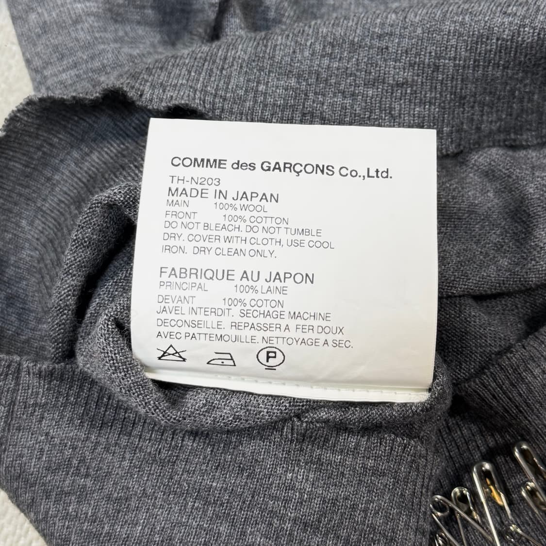 Safety Pin Detail Knit Top 상품이미지7