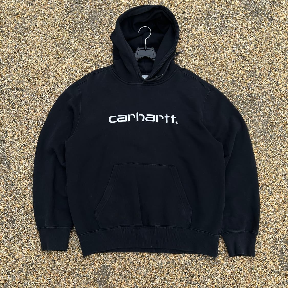 칼하트 스펠로고 블랙 후드티 상품이미지1