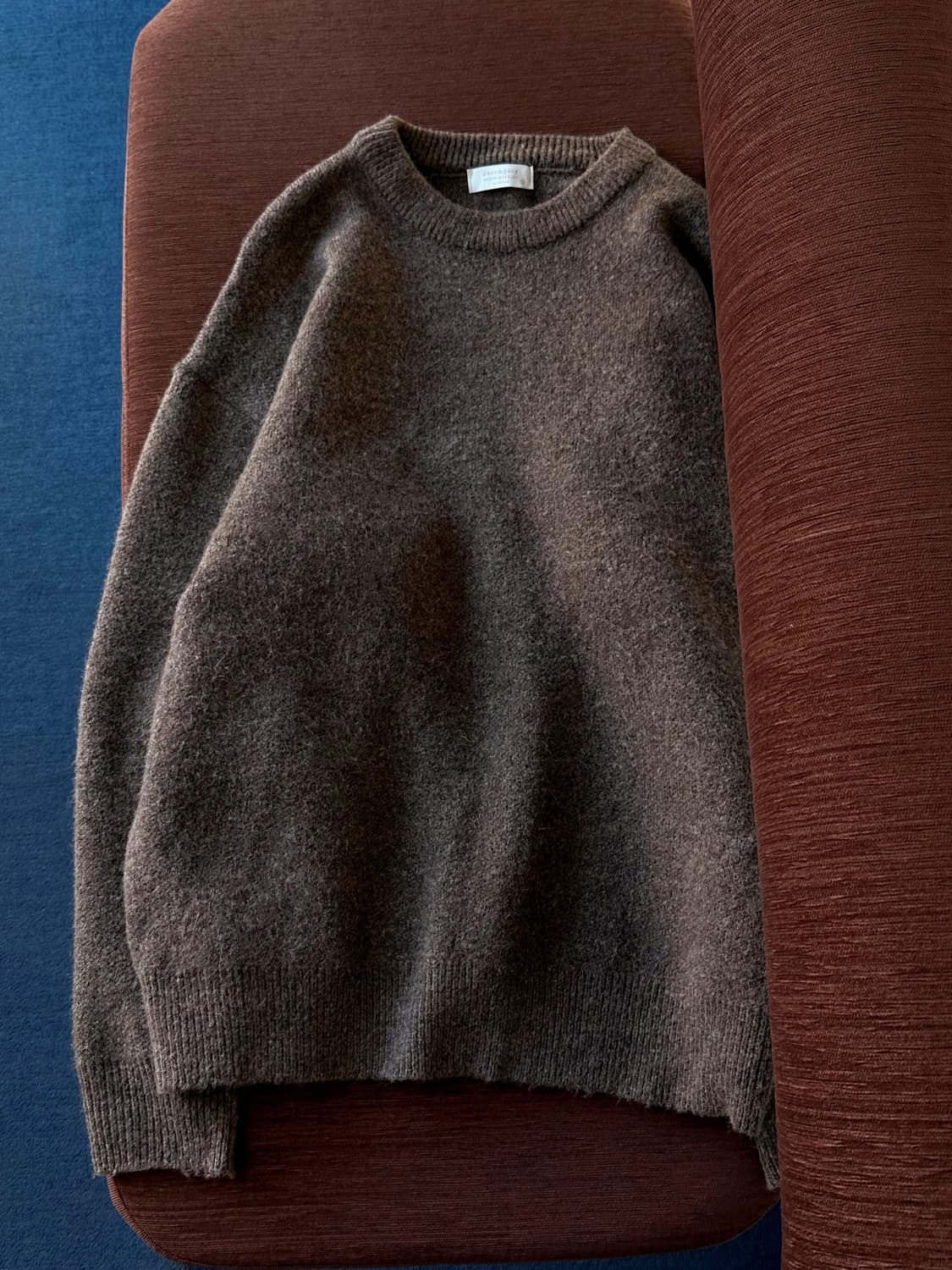 Cloudy fabric crew neck knit P/O 상품이미지5