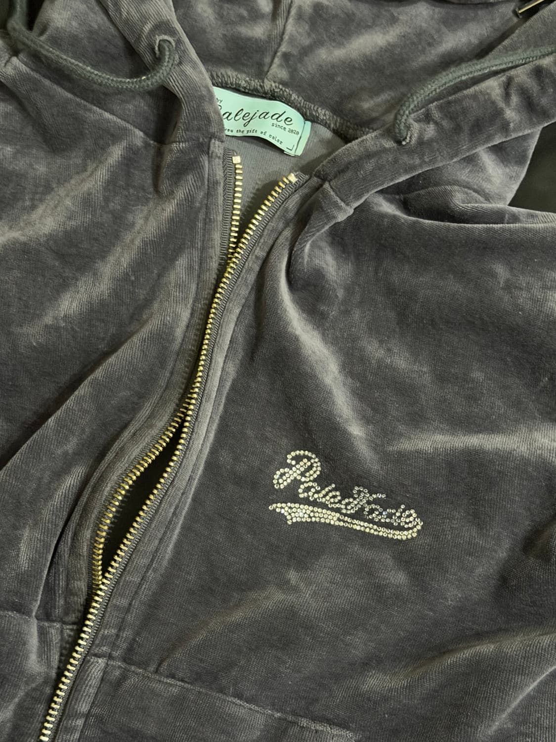 페일제이드 벨벳 후드집업 차콜 상품이미지1