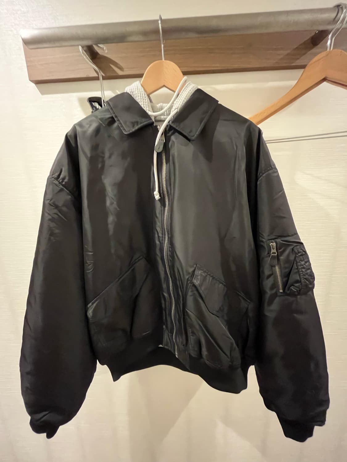 고샤 루브친스키 봄버 xl 상품이미지2