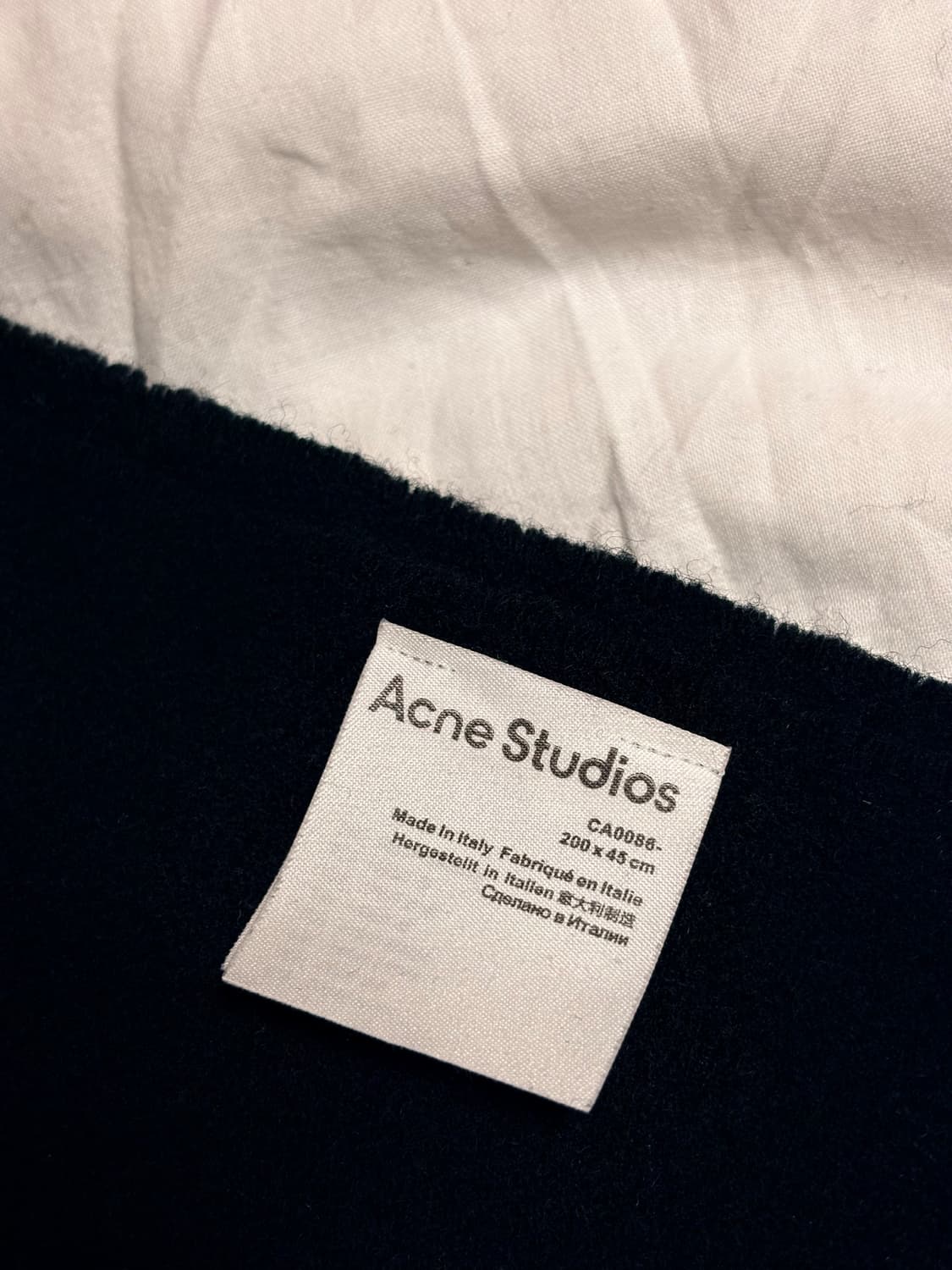 아크네 머플러 블랙 상품이미지3