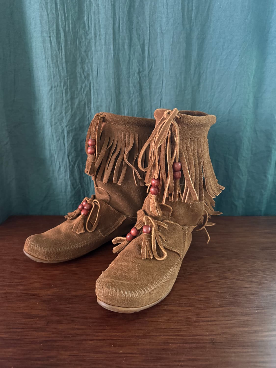 MINNETONKA fringe suede boots 상품이미지1