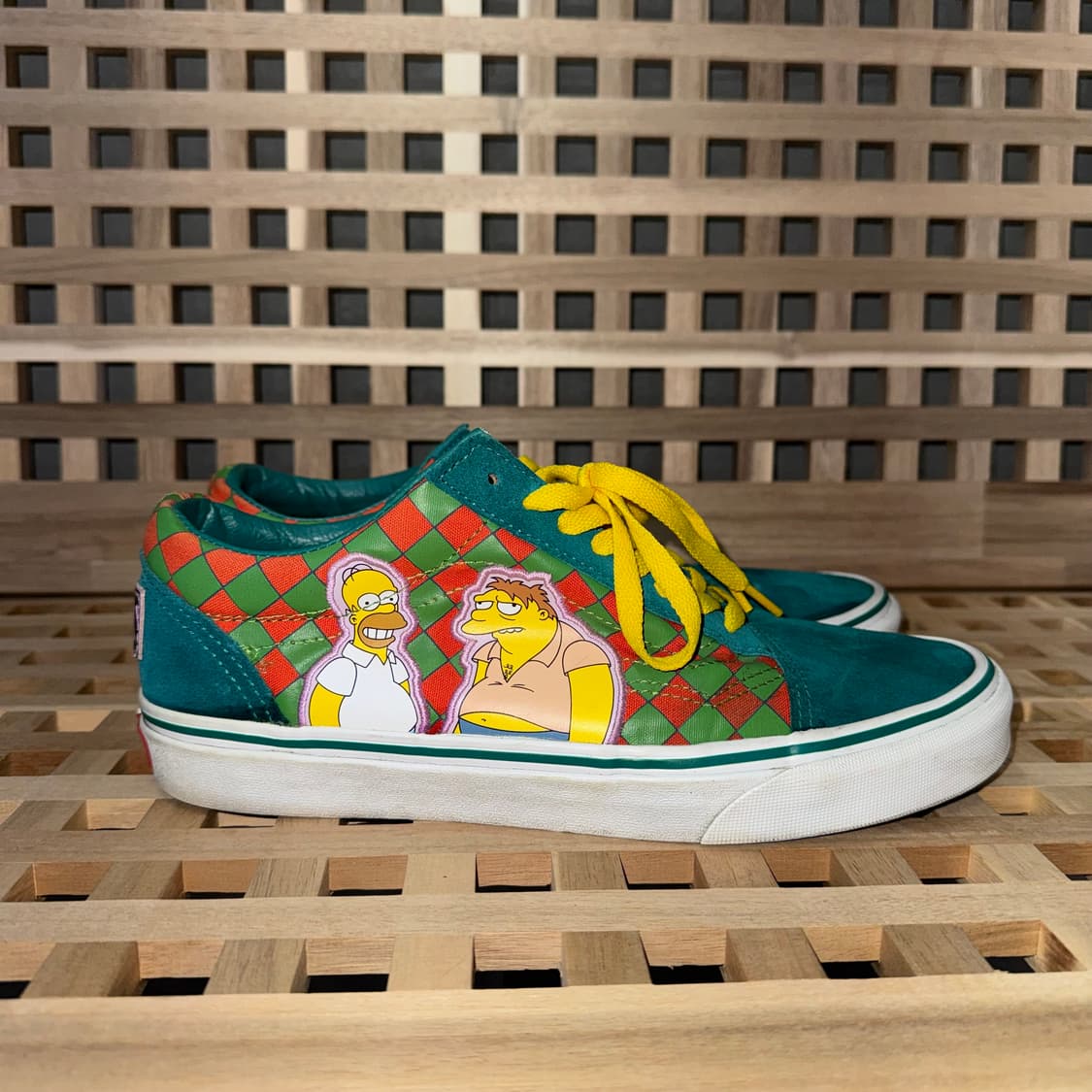 반스 x 더 심슨 올드스쿨 ‘모의 선술집‘ 스니커즈 (270) 상품이미지4