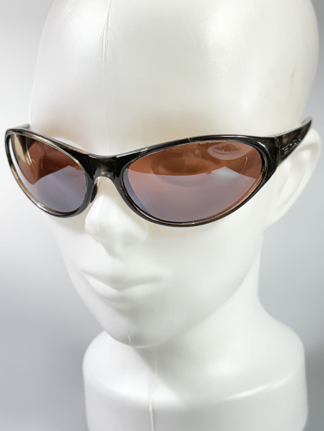 BLOC 랩어라운드 스포티 프레임 틴트 빈티지 선글라스 상품이미지8