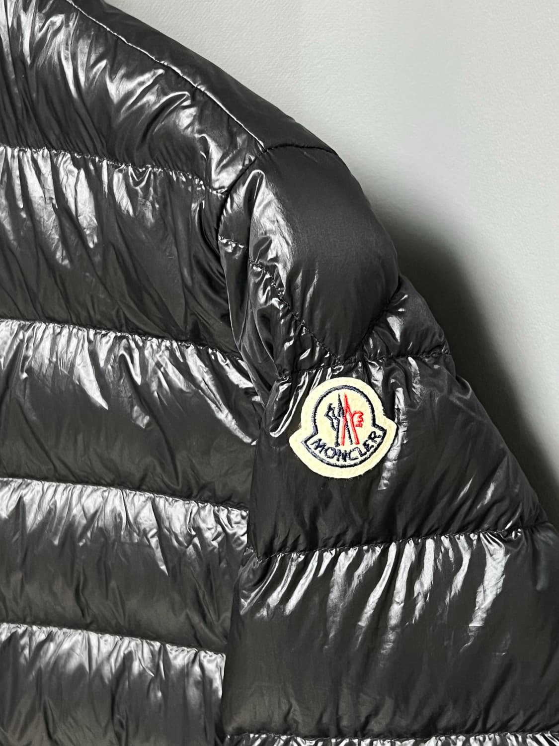 [정품] 새상품급 / 3 몽클레어 아코루스 경량패딩 블랙 상품이미지3